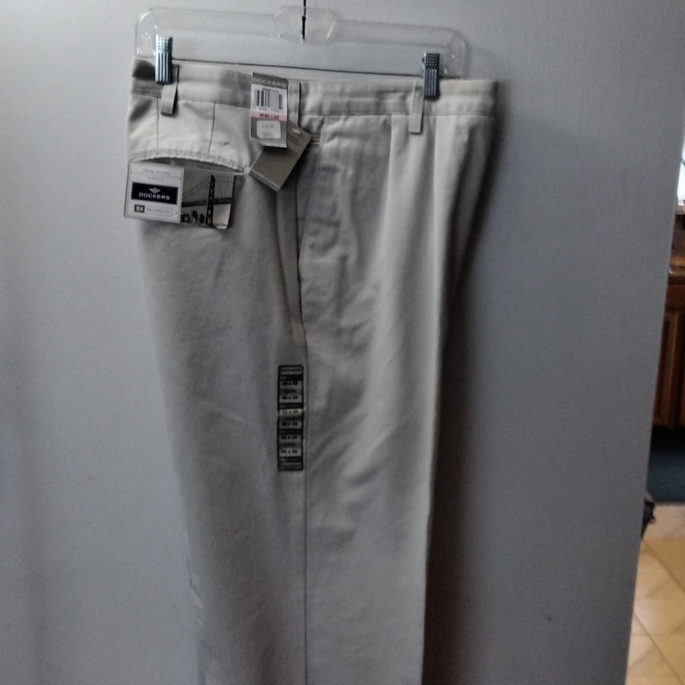 Dockers True Chinos Relaxed Fit size 40×32